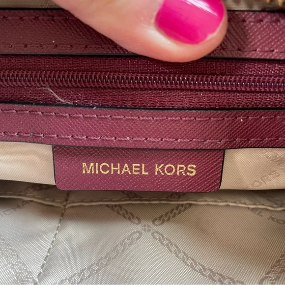 Michael Kors | Jet Set Nylon Gabardine Messenger Bag - Picture 6 of 10